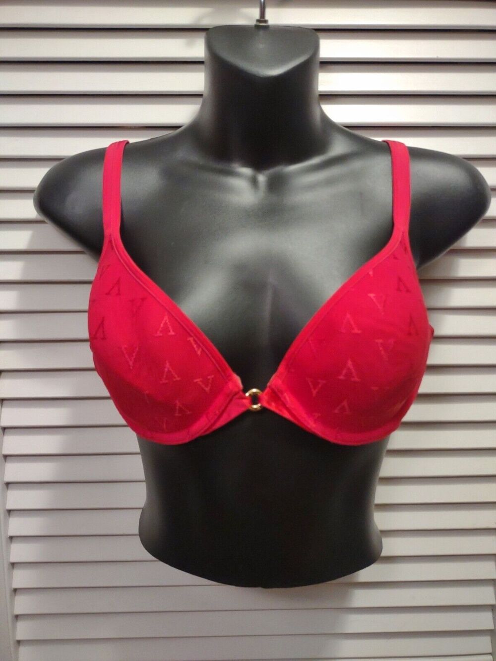 Victoria's Secret Red Lightly Lined Underwire "V" T-Shirt Bra Women's Size 36B